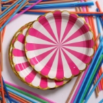 صورة Pink And White Pattern Paper Plate